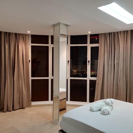 Amazing Appartement Au Centre Ville En Face Hilton - Gare Train Tanger Kültér fotó